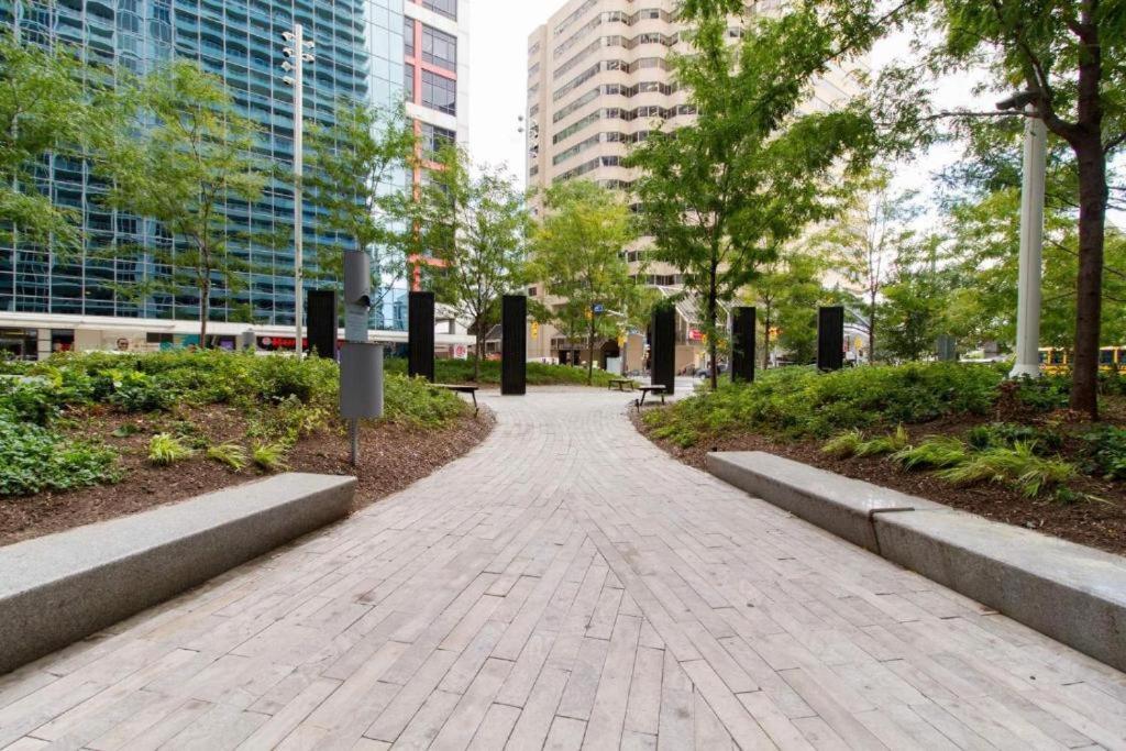 Union Square City Centre Toronto Exterior photo